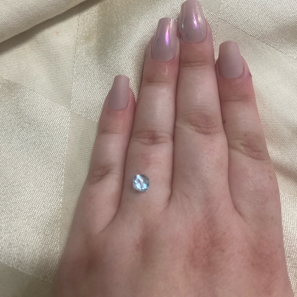 Aquarmarine Round Cut - Picture 3 of 5